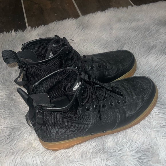 High top Air Force Ones - Picture 4 of 5